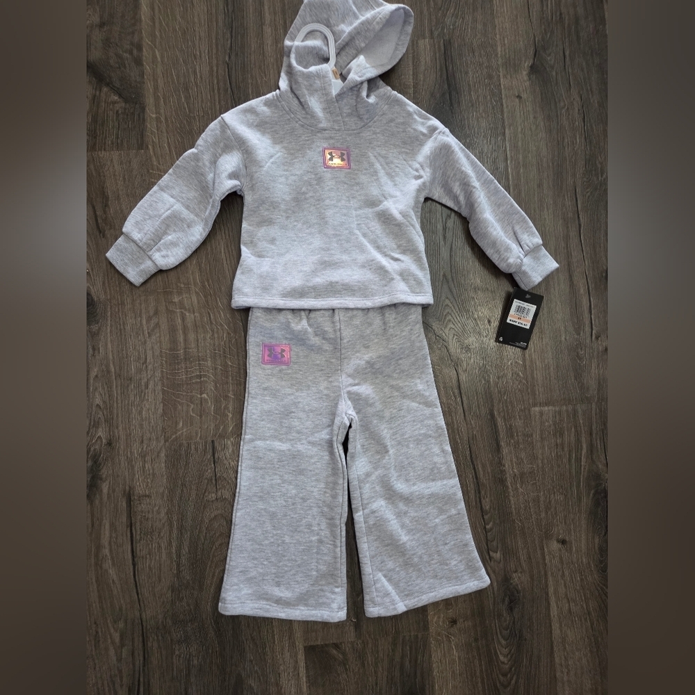 Girls Under Armour 2pc set size 2t NWT